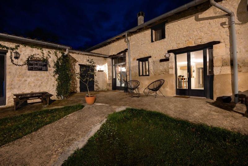 Metairie Des Gacheries Champagne-et-Fontaine Exterior photo