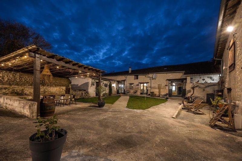 Metairie Des Gacheries Champagne-et-Fontaine Exterior photo